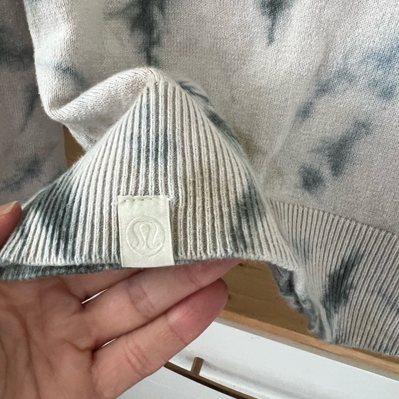 Lululemon tie dye crewneck sweater - Picture 5 of 6